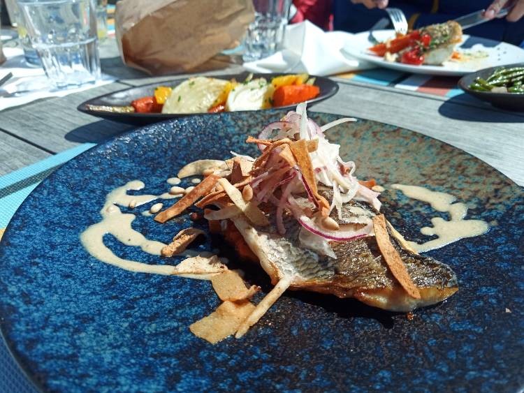 Filet de daurade, carotte et fenouil 32€